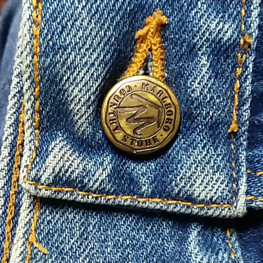 Jean jacket - Picture 7 of 7